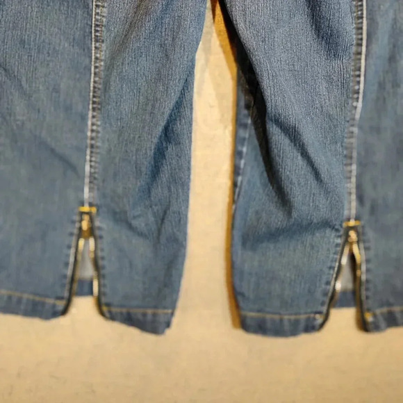 B.U.M. Women's Plus Stretch Denim Capri's in Size Plus 20 - Picture 7 of 13